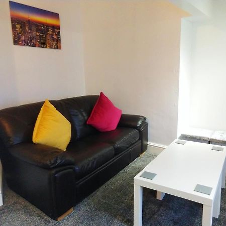 Derwent Street Apartment 3 - Self Contained - 2 Bed Self Catering Apartment Веркінґтон Екстер'єр фото