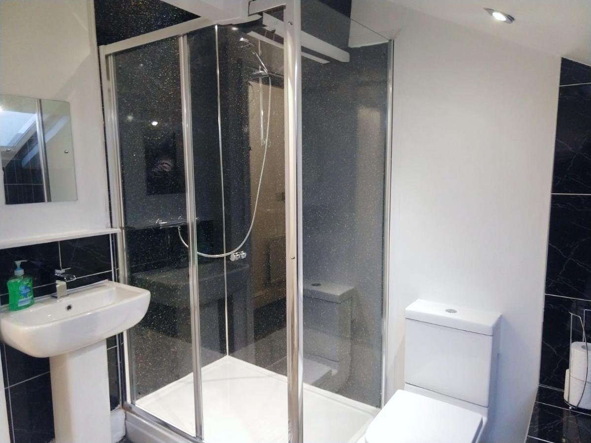 Derwent Street Apartment 3 - Self Contained - 2 Bed Self Catering Apartment Веркінґтон Екстер'єр фото